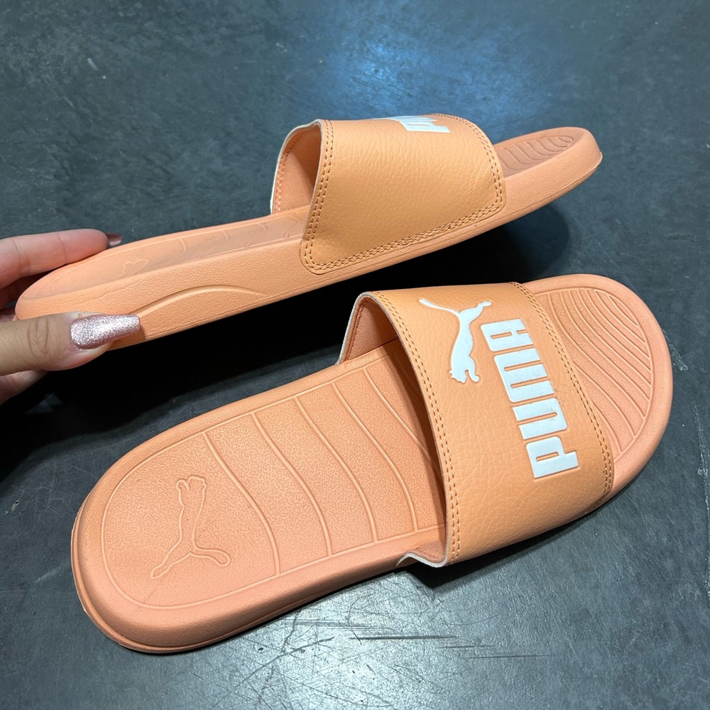 Puma flip flops